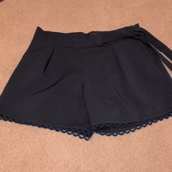 Banana Republic Navy Dress Shorts With Lace Trim - Picture 2 of 7